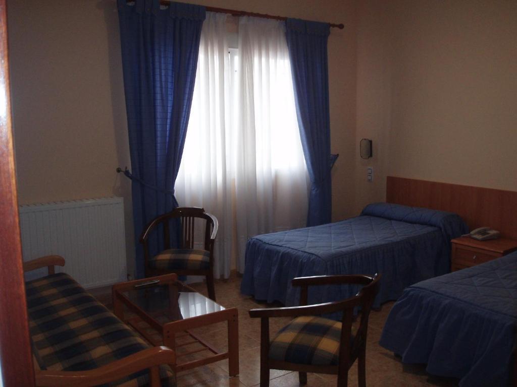 Hotel Los Hermanos Ocana  Room photo